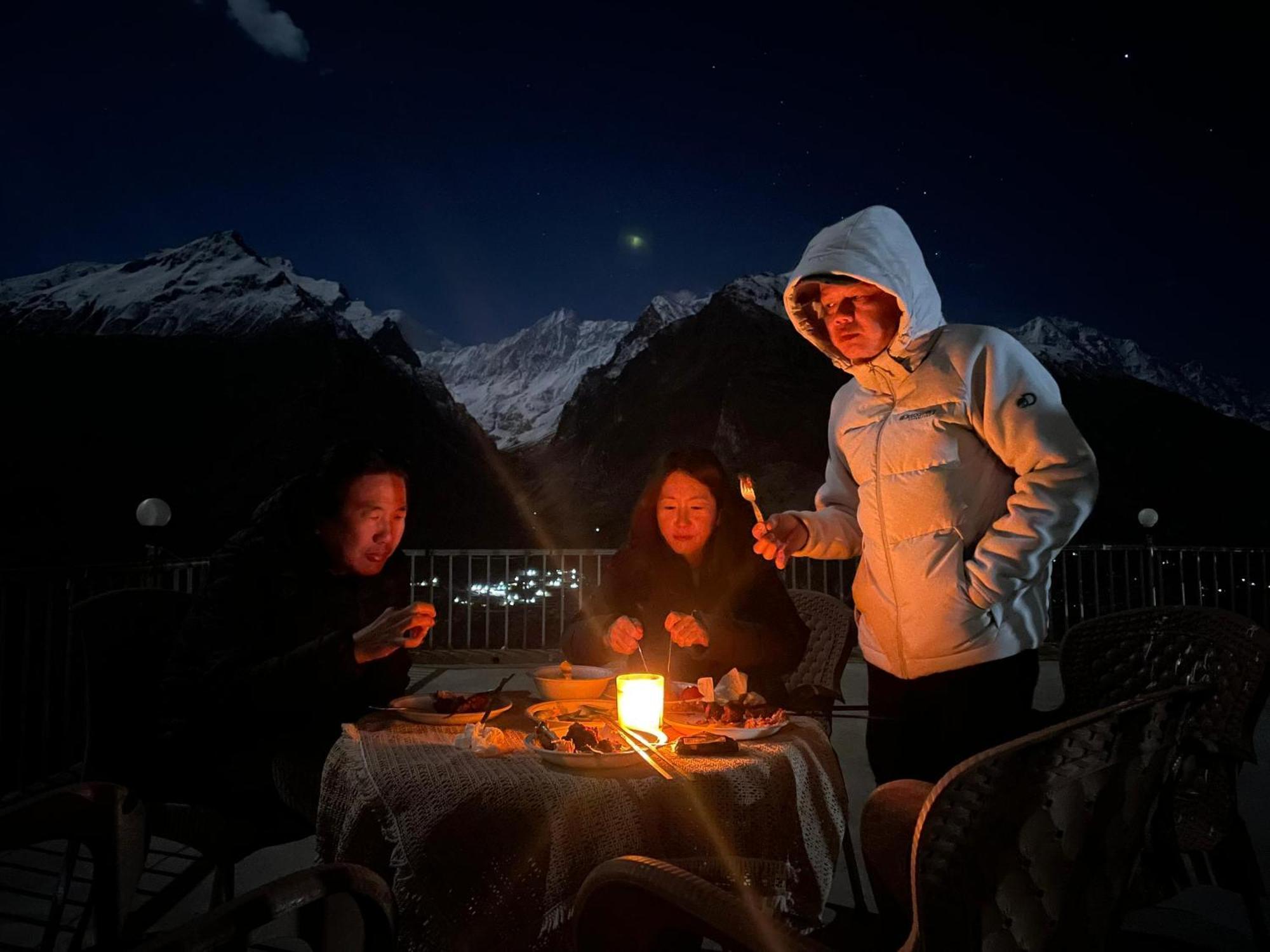 Hunza Lounge Hotel Karimabad  Exterior photo