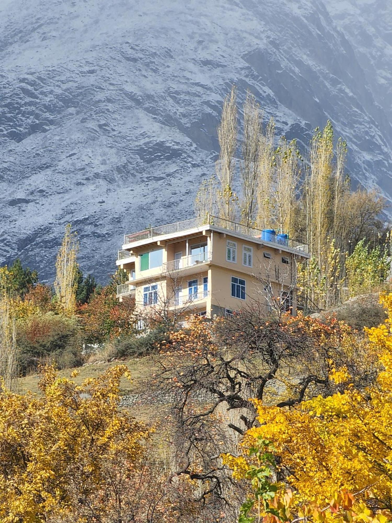 Hunza Lounge Hotel Karimabad  Exterior photo